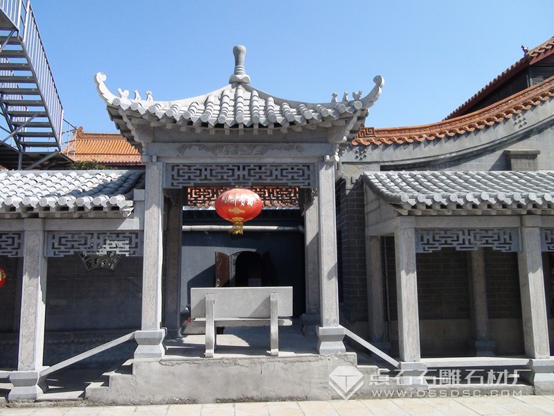 青石長(zhǎng)廊