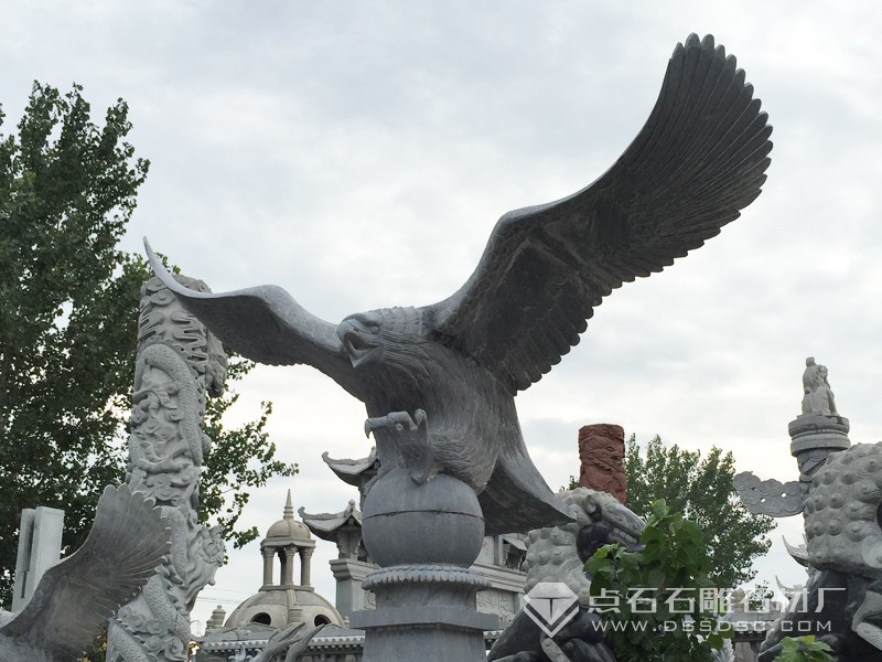 石雕雄鷹 青石