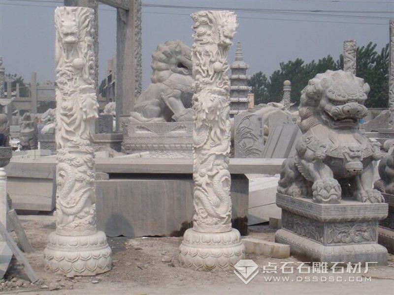 石雕龍柱 石雕龍柱