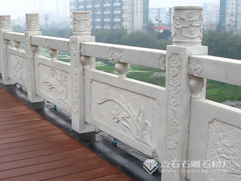 漢白玉護(hù)欄