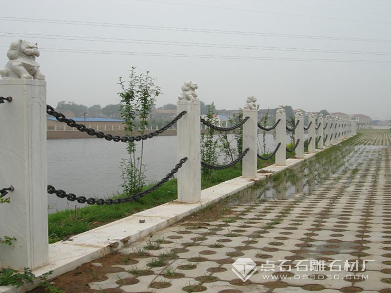 簡易的石護欄 簡易的石護欄